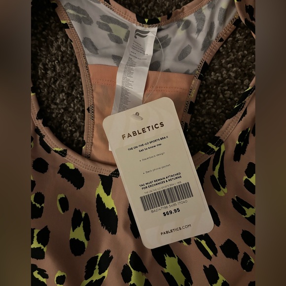 NWT Fabletics Sports Bra Medium - Picture 2 of 5
